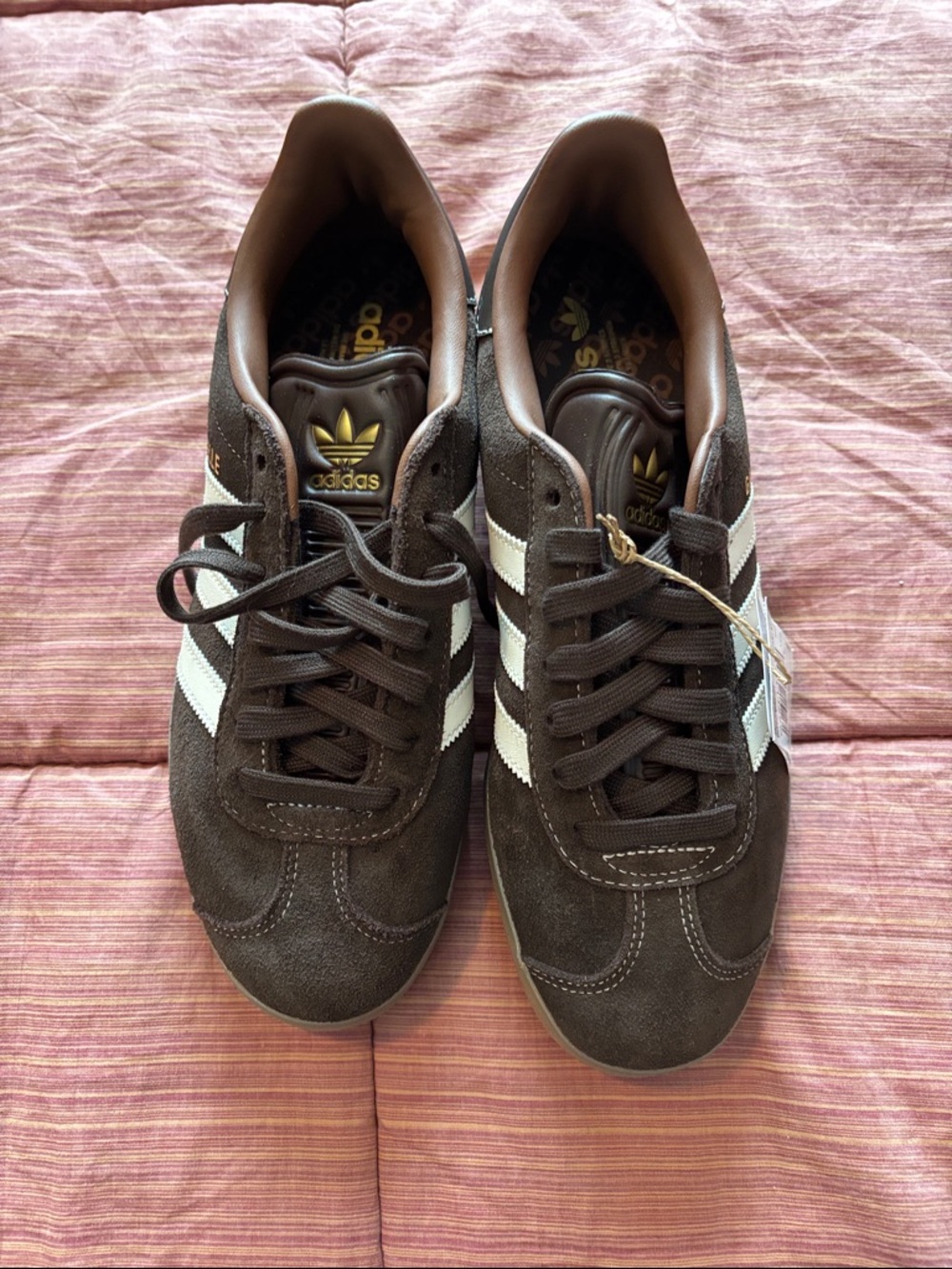 adidas unisex gazelle Dark Brown Suede Sneakers with White Stripes new with tags
